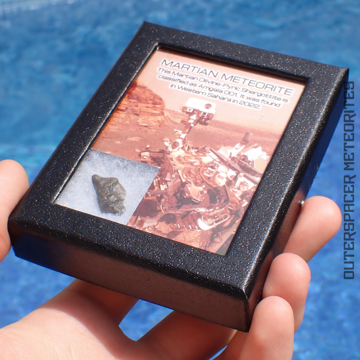 Amgala 001 - Martian Shergottite (Olivine-Phyric) - 0.99g - Western Sahara