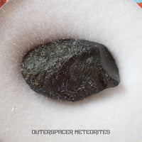 Australite - Tektite - Complete Individual - 1.94g - Australia (Charlotte Waters, SA)