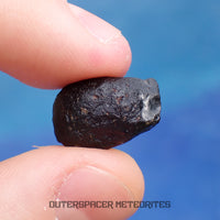 Australite - Tektite - Complete Individual - 1.94g - Australia (Charlotte Waters, SA)