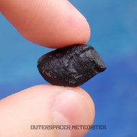 Australite - Tektite - Complete Individual - 1.94g - Australia (Charlotte Waters, SA)