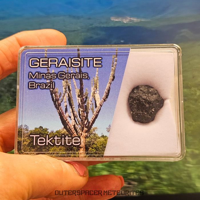 Geraisita - Tectita - Ejemplar completo - 4.65g - Brasil (Minas Gerais)