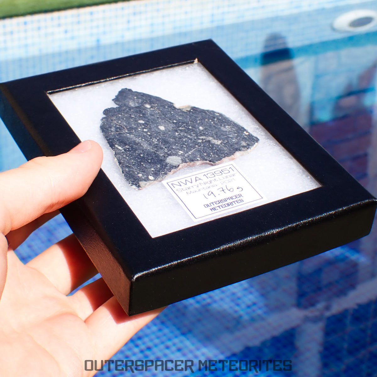 NWA 13951 (alias. Lunaire Nuit Étoilée) - Brèche Feldspathique Lunaire - Tranche Complète - 19.76g - Mauritanie