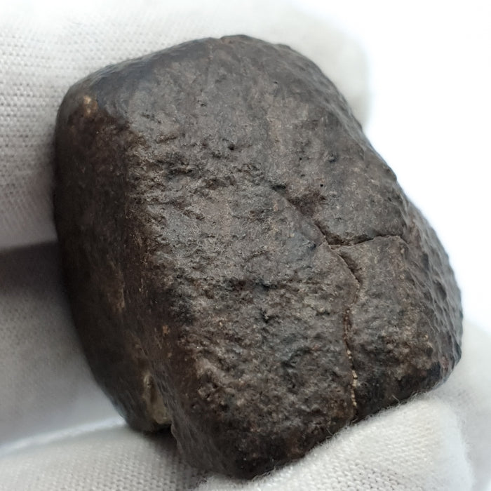 NWA*** (Sin clasificar) - Condrita ordinaria - Individuo completo - 53,1g - África del Noroeste