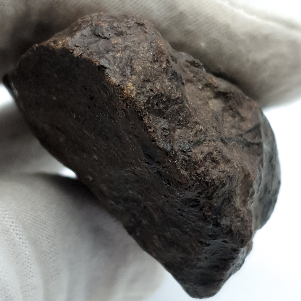 NWA*** (Non classé) - Chondrite ordinaire - Individu complet - 121,9g - Afrique du Nord-Ouest