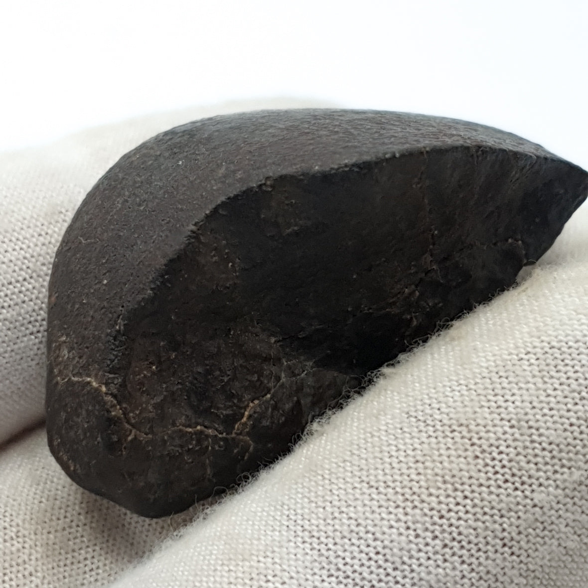 NWA*** (Non classé) - Chondrite ordinaire - Individu complet - 27,9g - Afrique du Nord-Ouest