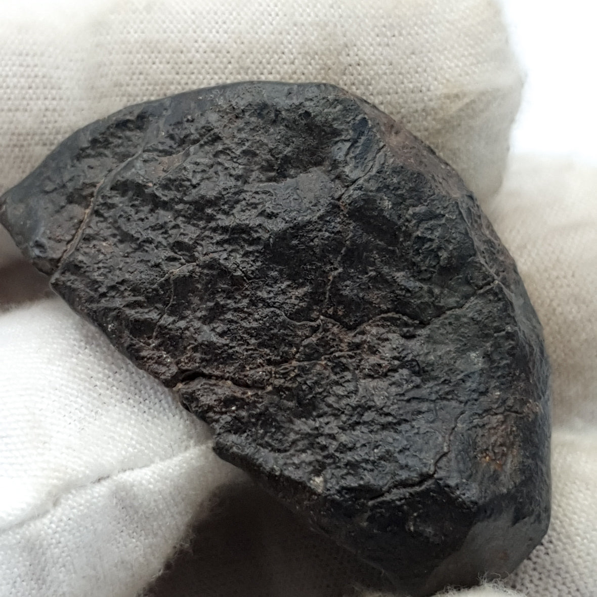 NWA*** (Non classé) - Chondrite ordinaire - Individu complet - 27,9g - Afrique du Nord-Ouest