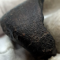 NWA*** (Non classé) - Chondrite ordinaire - Individu complet - 27,9g - Afrique du Nord-Ouest