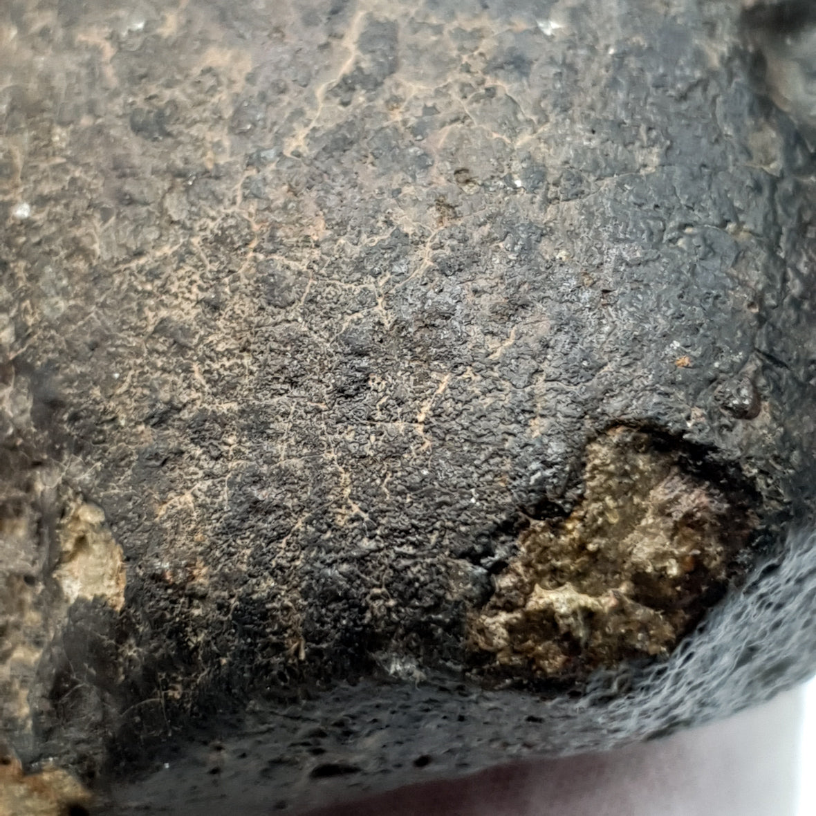 NWA*** (Sin clasificar) - Condrita ordinaria - Individuo completo - 228,4g - África del Noroeste