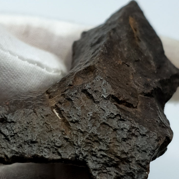 NWA*** (Sin clasificar) - Condrita Ordinaria - Ejemplar Completo - 90.6g - África del Noroeste