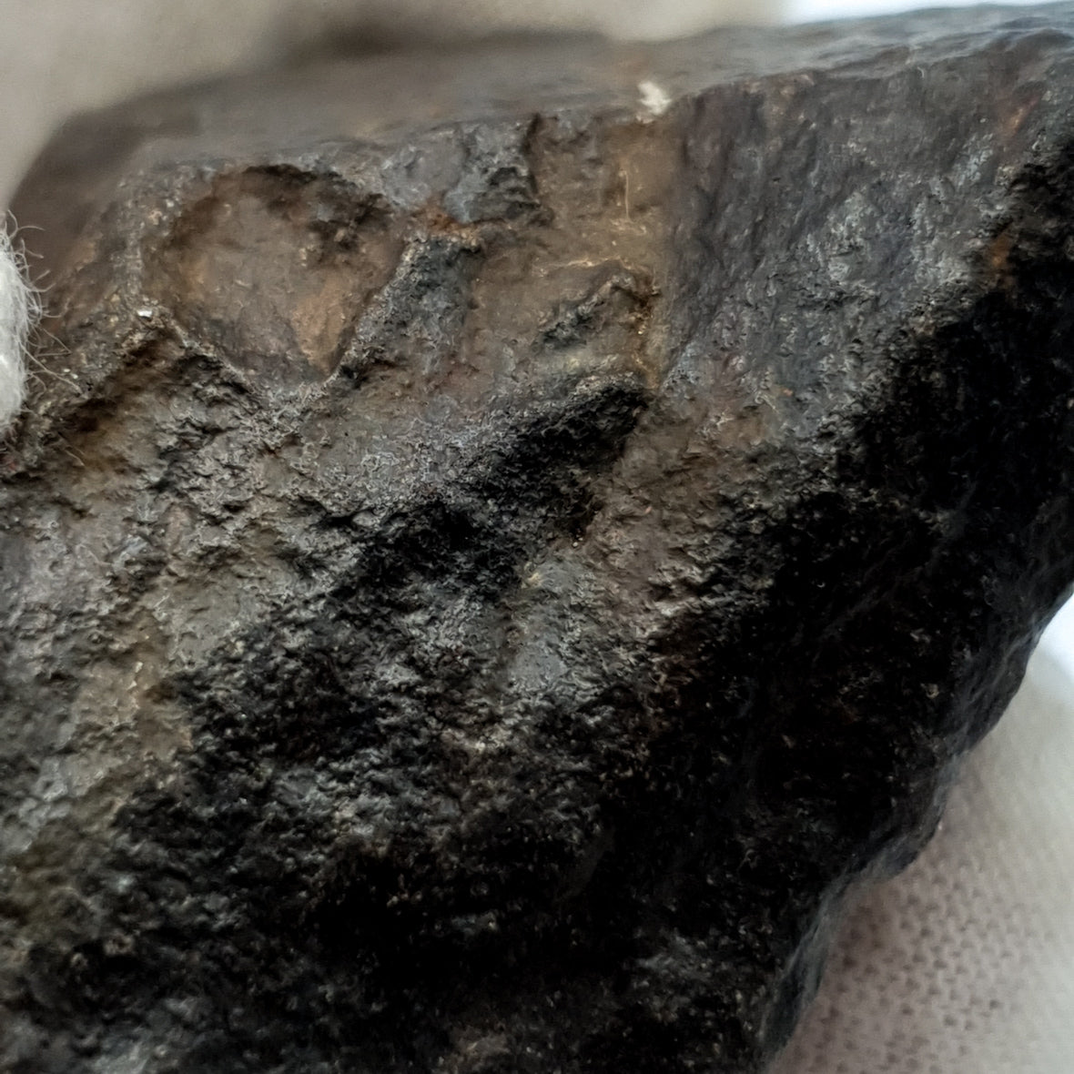 NWA*** (Sin clasificar) - Condrita Ordinaria - Ejemplar Completo - 90.6g - África del Noroeste