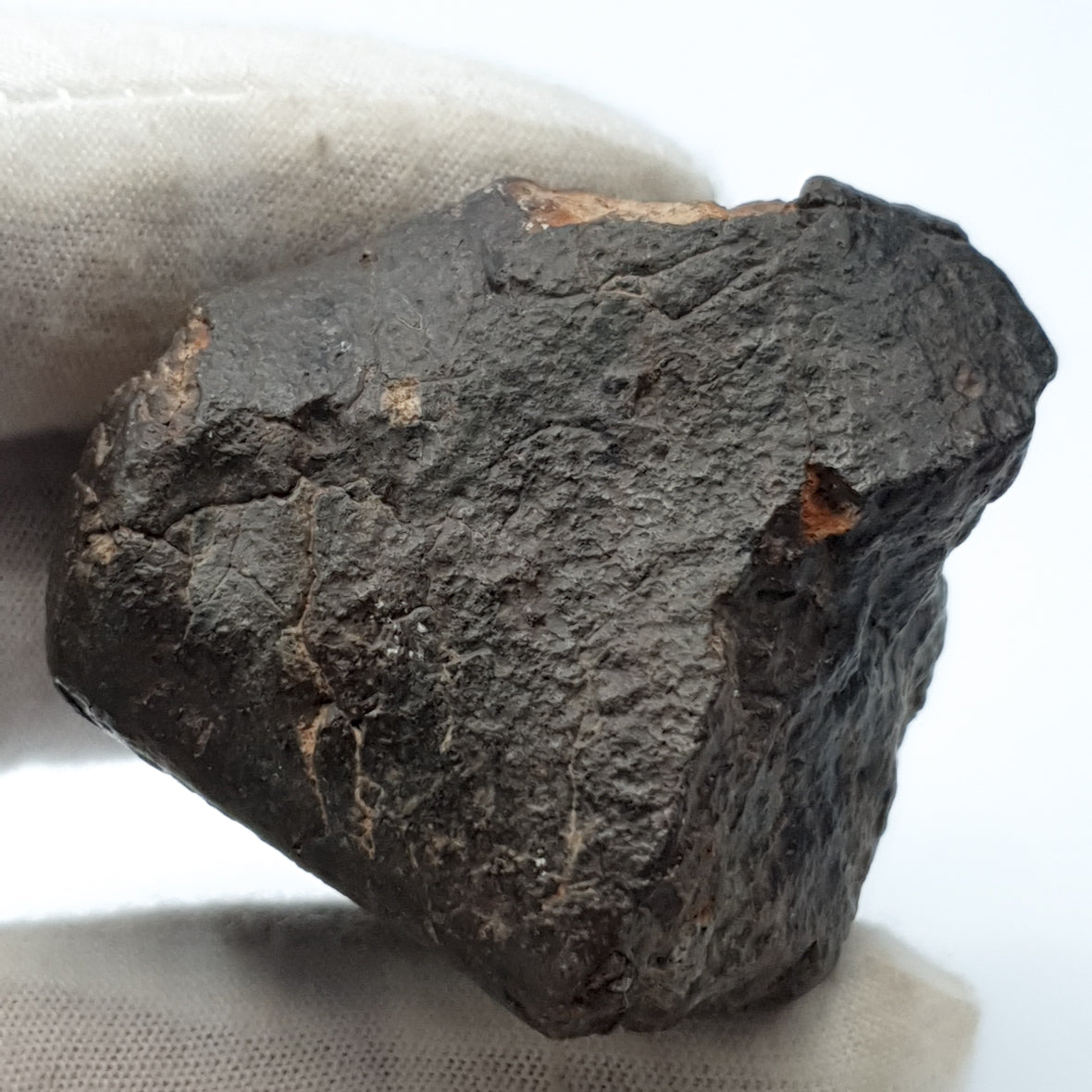 NWA*** (Sin clasificar) - Condrita Ordinaria - Ejemplar Completo - 115.5g - África del Noroeste