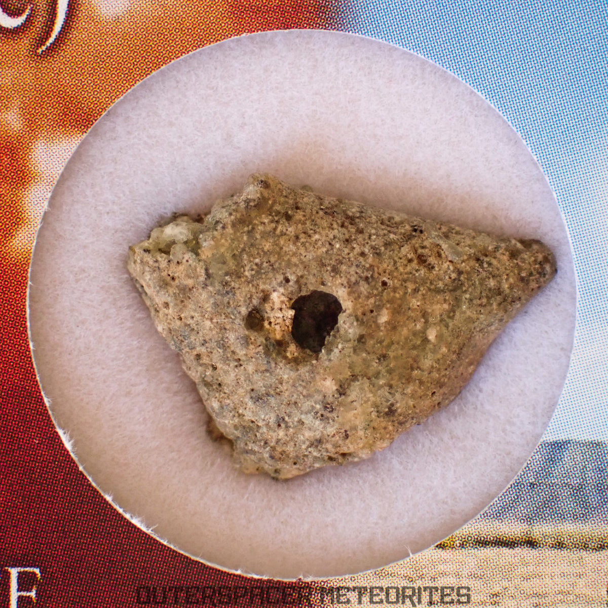 Trinitite (alias Atomsite ou Verre d'Alamogordo) - Verre fondu de bombe atomique - Spécimen individuel complet - États-Unis (Nouveau-Mexique)