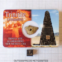 Trinitite (alias Atomsite ou Verre d'Alamogordo) - Verre fondu de bombe atomique - Spécimen individuel complet - États-Unis (Nouveau-Mexique)