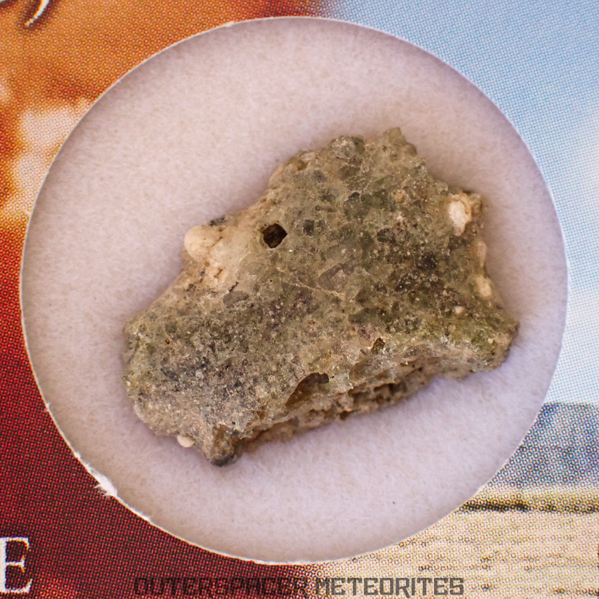 Trinitite (ou Atomsite ou Verre d'Alamogordo) - Verre de fusion de bombe atomique - Spécimen complet - 1,36g - États-Unis (Nouveau-Mexique)