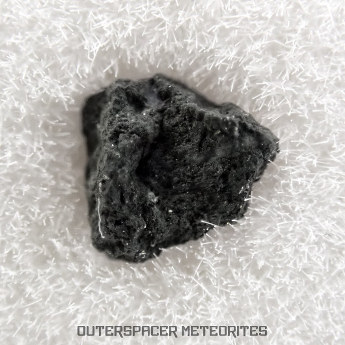 Winchcombe - CM2 Carbonaceous Chondrite - Fragment - 0.01 g - England (Gloucestershire)